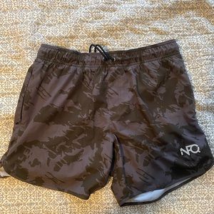 Mens large Hyperactive training shorts